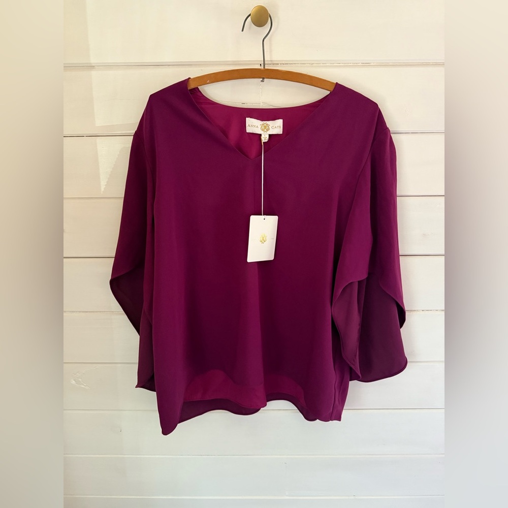 NWT ANNA CATE NINA Top Blouse in Plum V-Neck  Women’s Sz LARGE $228